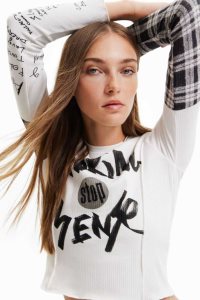 Desigual Flocked with handwritten details Naisten T Paidat | VHXEU6204